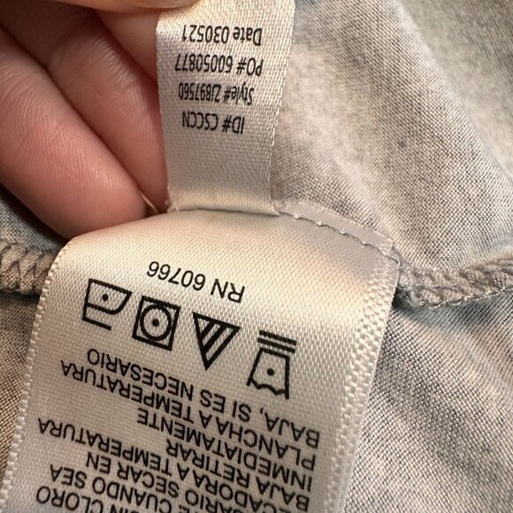 Jane and Bleecker Top Women Small Gray Relaxed Fit Pocket Tee Short Sleeve Soft - Picture 6 of 6